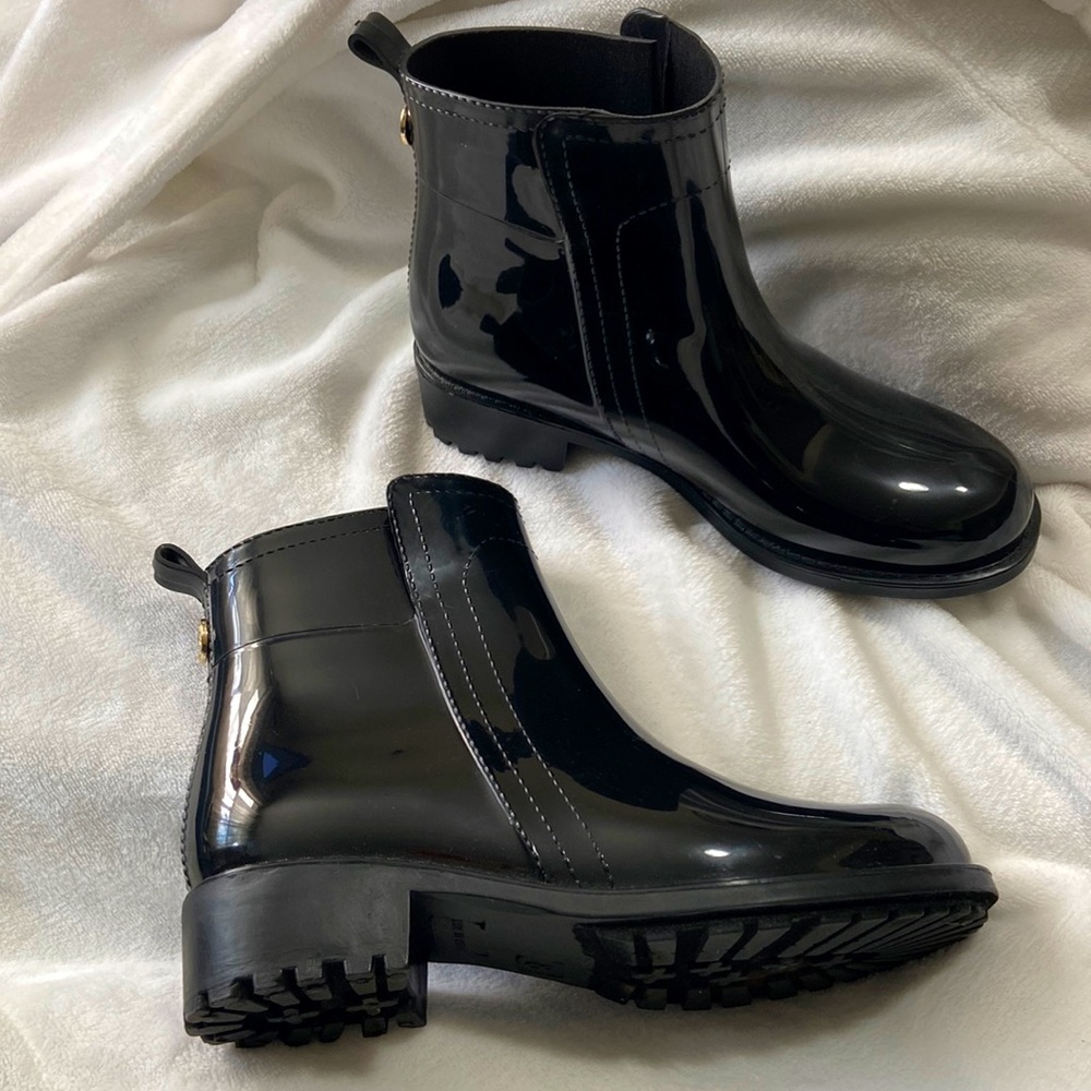Nicole Miller New York rain boots